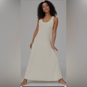 NWOT Aritzia Bursa dress size small birch colour